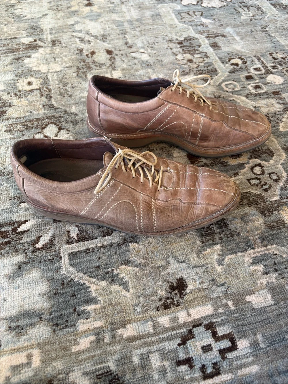 Allen Edmonds Brown Leather Lace-Up Oxfords with Cream Laces